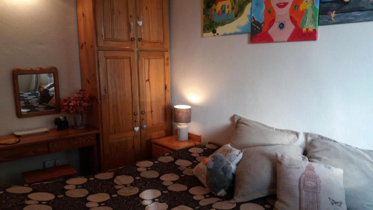 Comfy Home-Tropical Garden & 5 Min Walk To Beach Tamarin Bagian luar foto