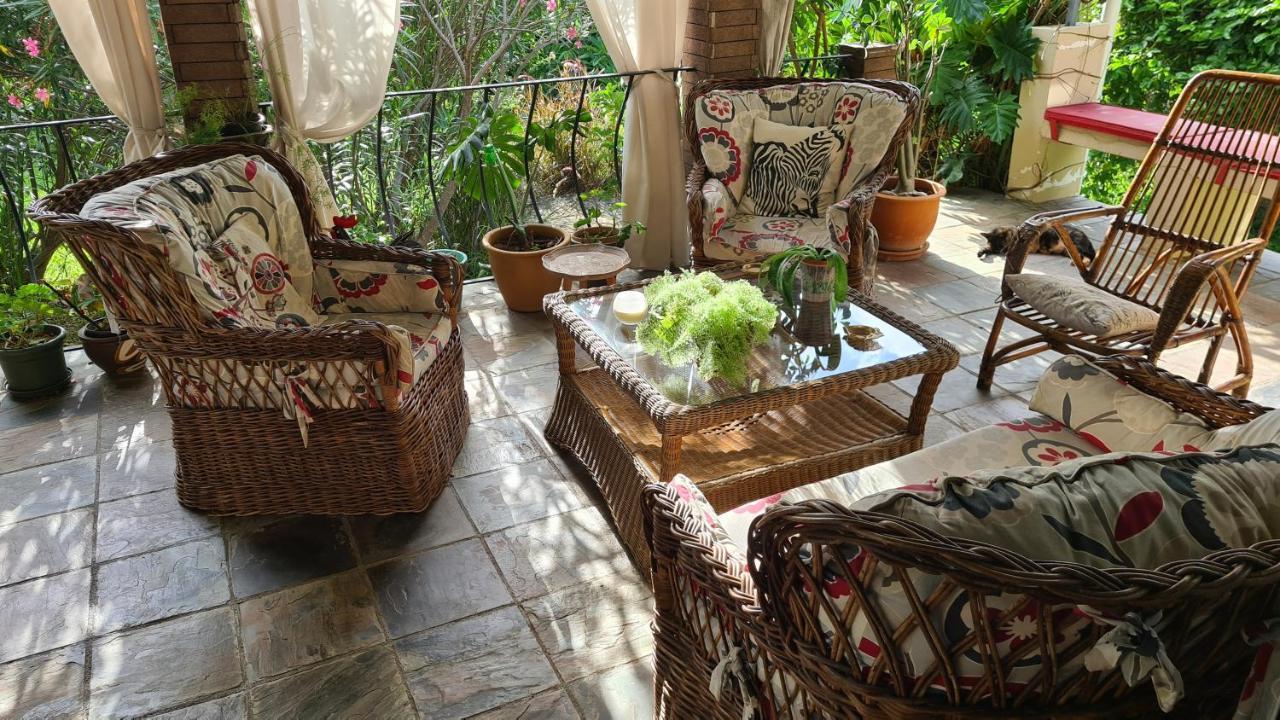 Comfy Home-Tropical Garden & 5 Min Walk To Beach Tamarin Bagian luar foto